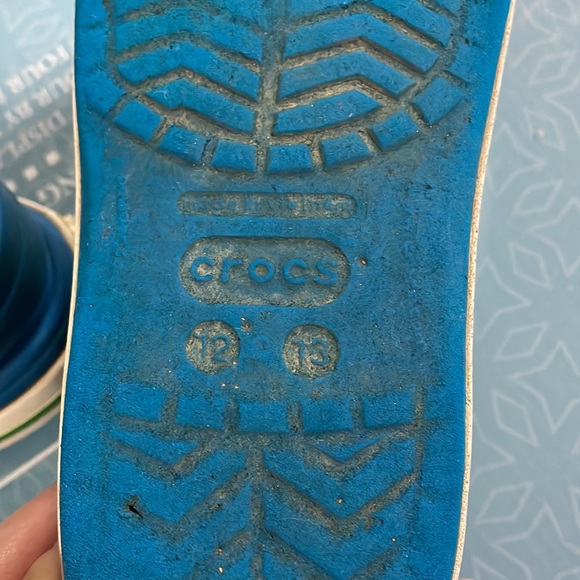 Kids crocs size 12/13 - Picture 3 of 3